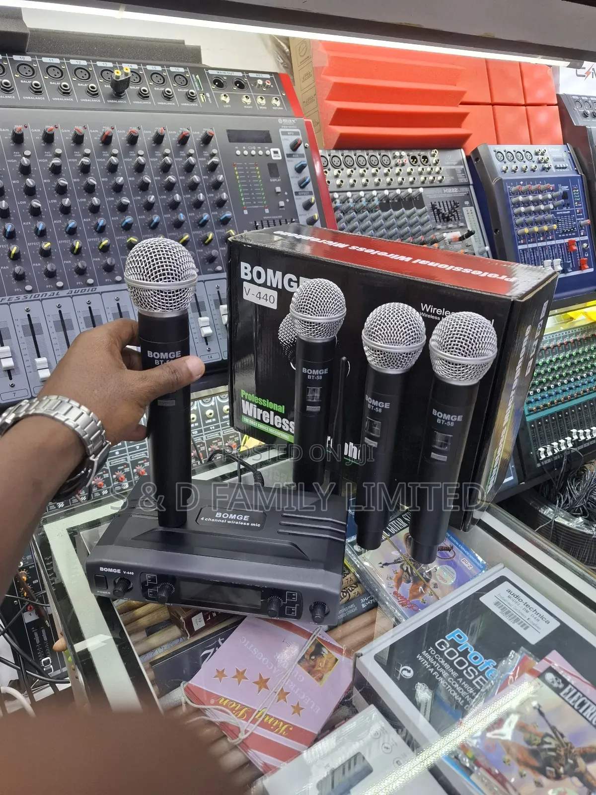 Bomge V-440 Wireless Microphone 4 In 1