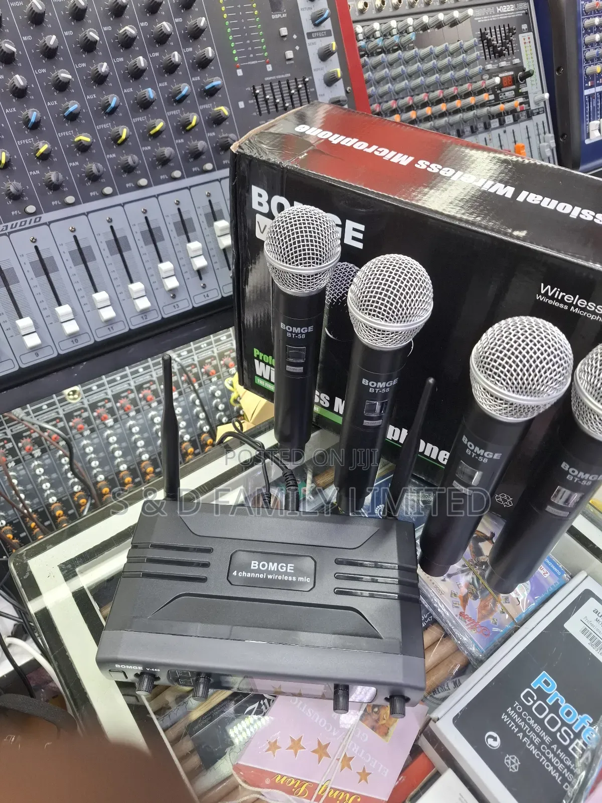 Bomge V-440 Wireless Microphone 4 In 1