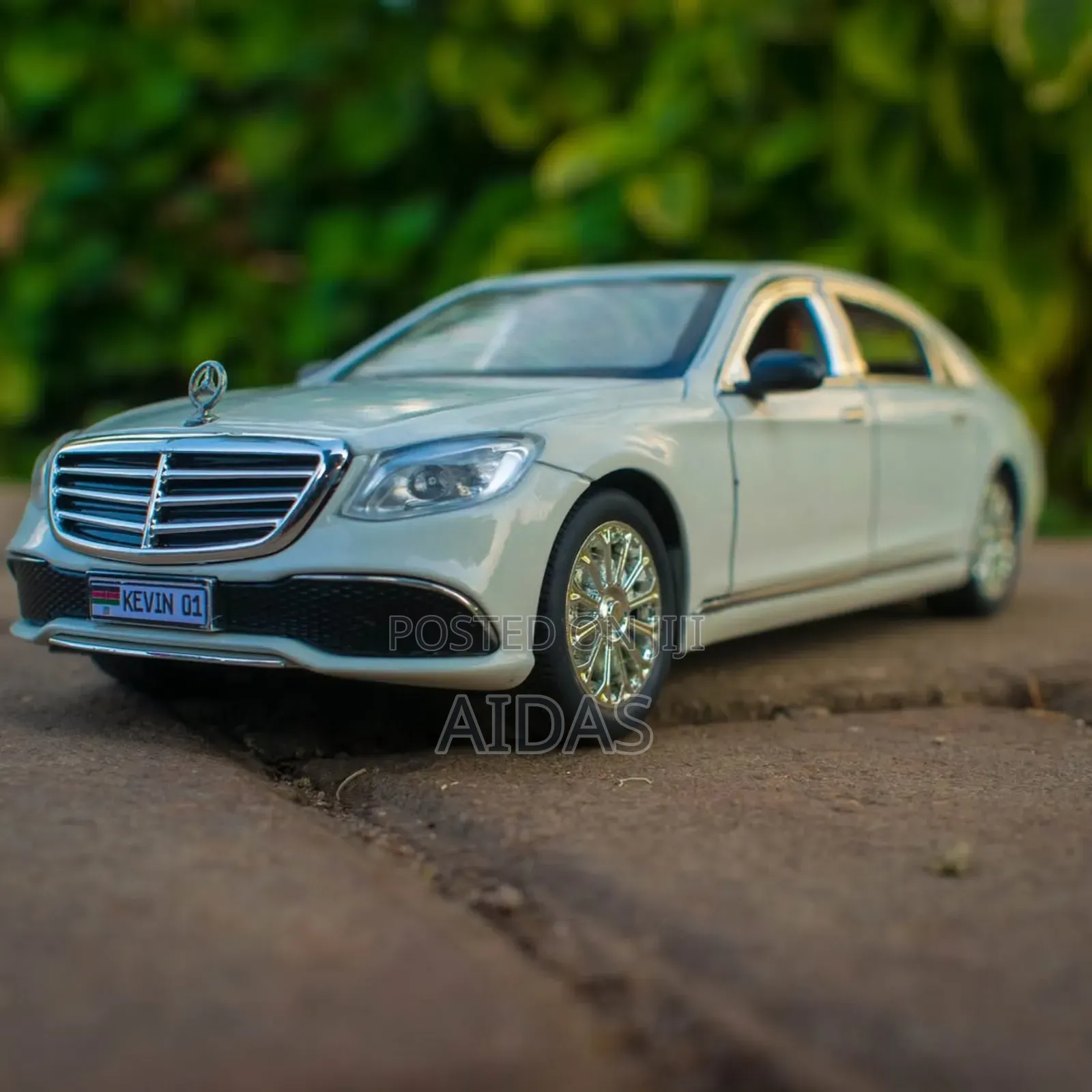 Mercedes Benz E300 Metallic Model Car