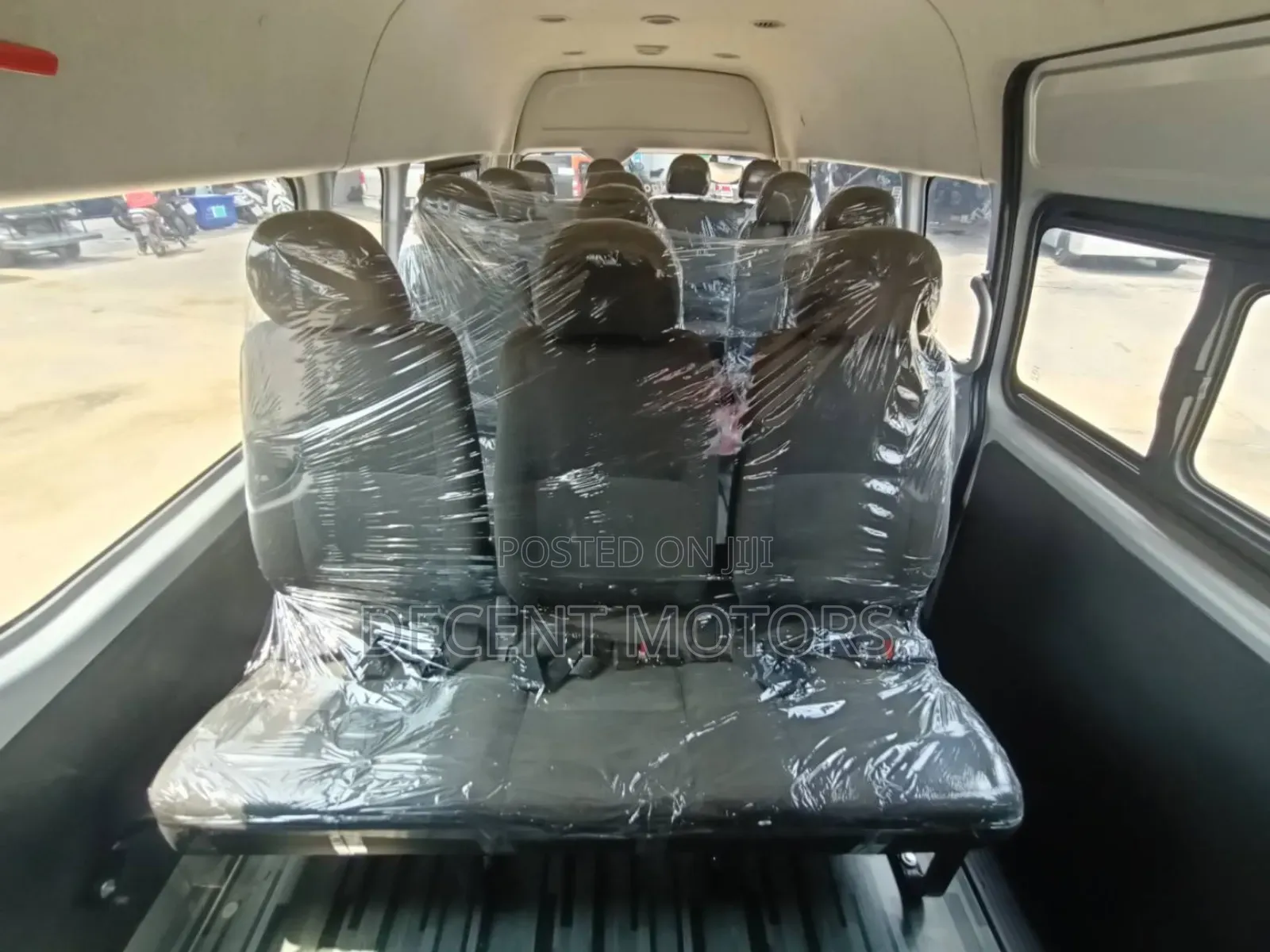 Toyota HiAce 2018 Silver