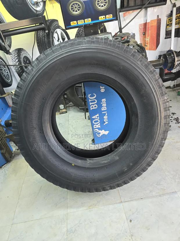 315/80r22.5 Bridgestone Steering Tyre - thumbnail 2