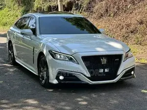 Toyota Crown 2019 White