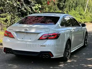 Toyota Crown 2019 White
