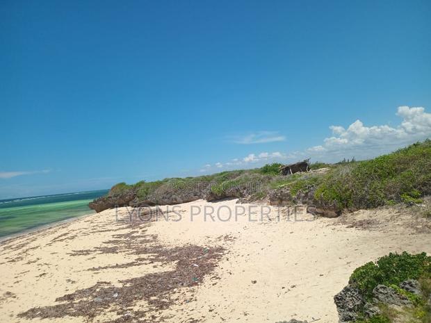 9 Acrea Coral Beach Plot for Sale - thumbnail 4