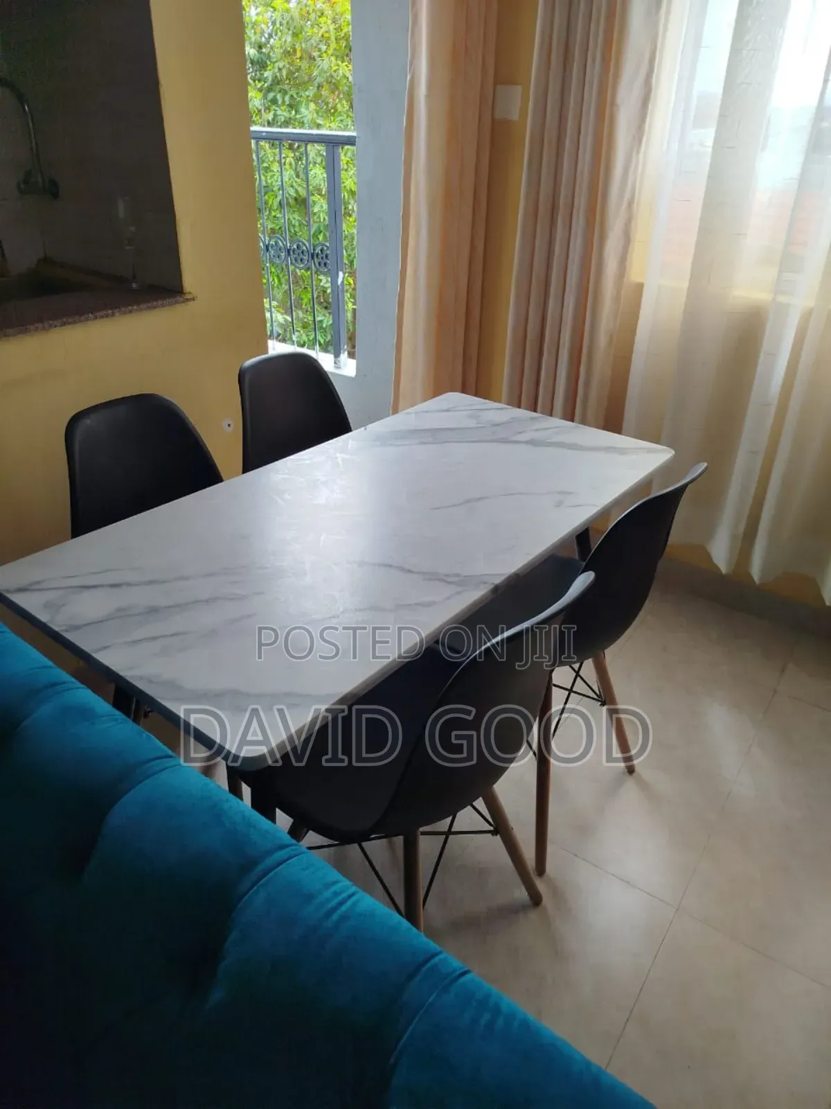 Dinning Table With 4 Chair