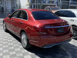 Mercedes-Benz C200 2018 Red