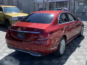 Mercedes-Benz C200 2018 Red