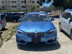 BMW 118i 2018 Teal