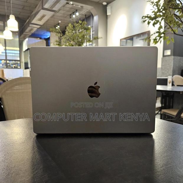 New Laptop Apple MacBook Pro 16GB Apple M1 Pro SSD 512GB