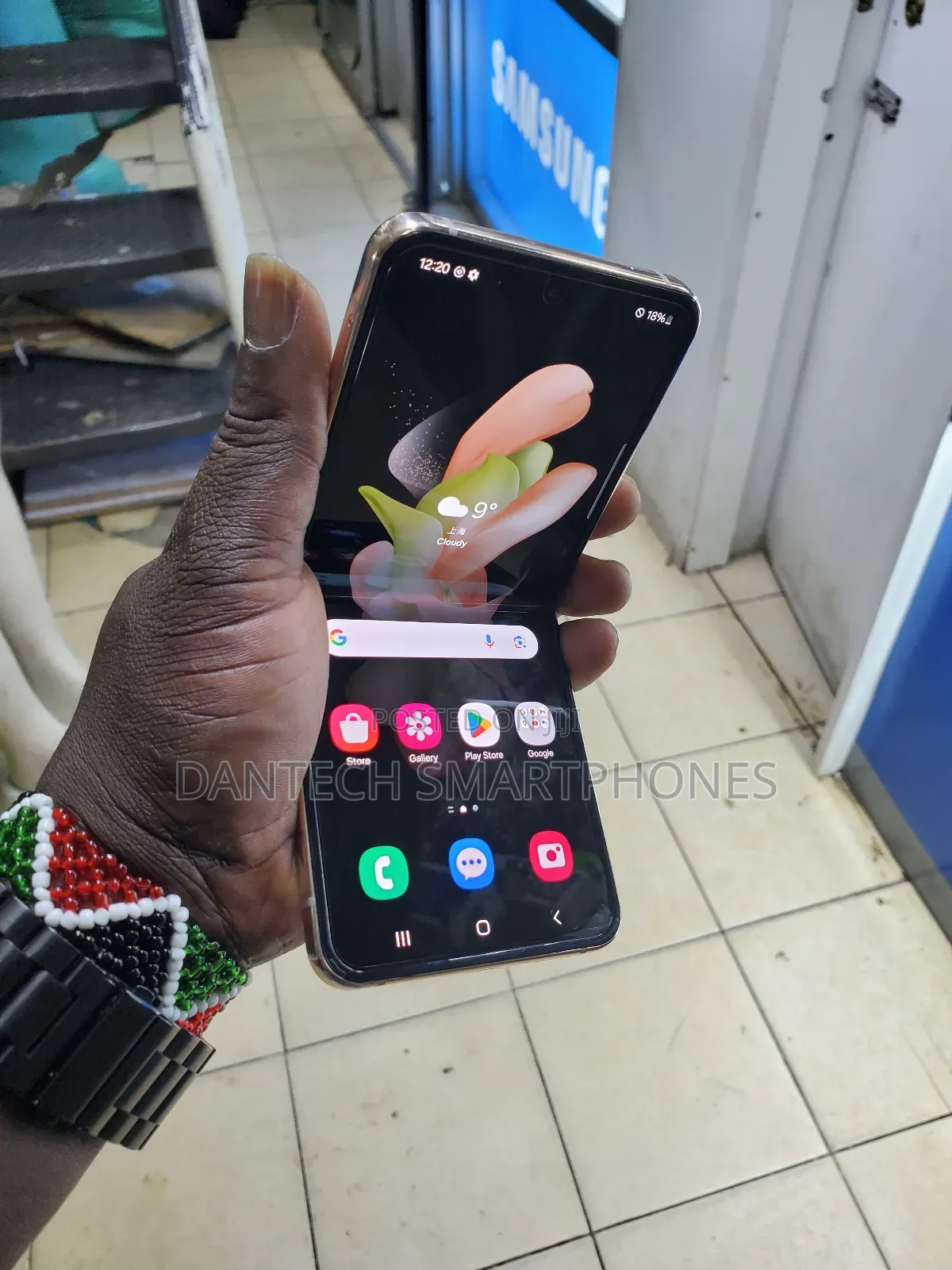 Samsung Galaxy Z Flip4 256 GB Gold