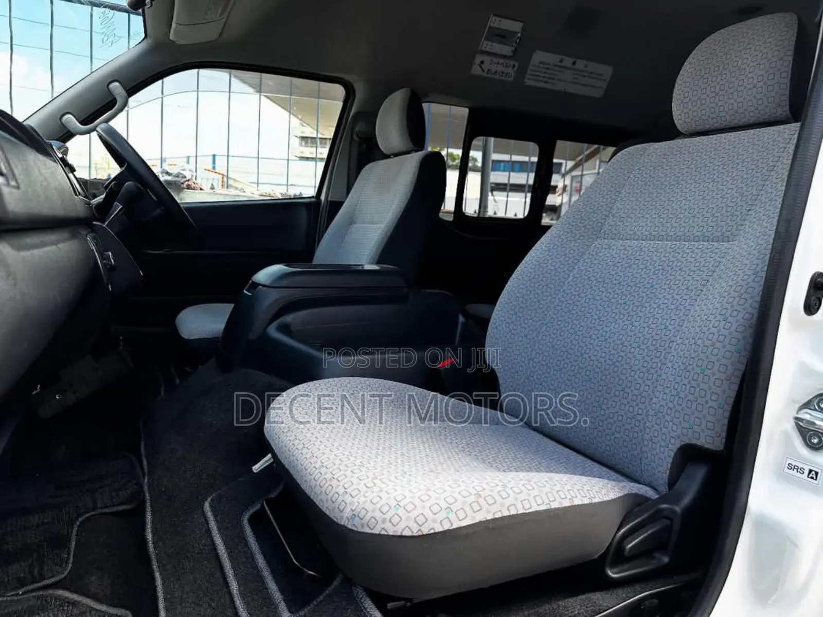 Toyota HiAce 2019 White