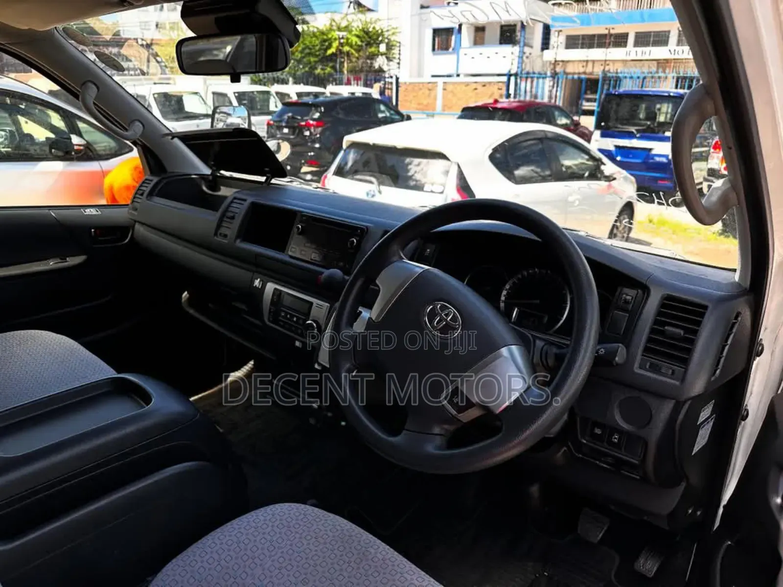 Toyota HiAce 2019 White