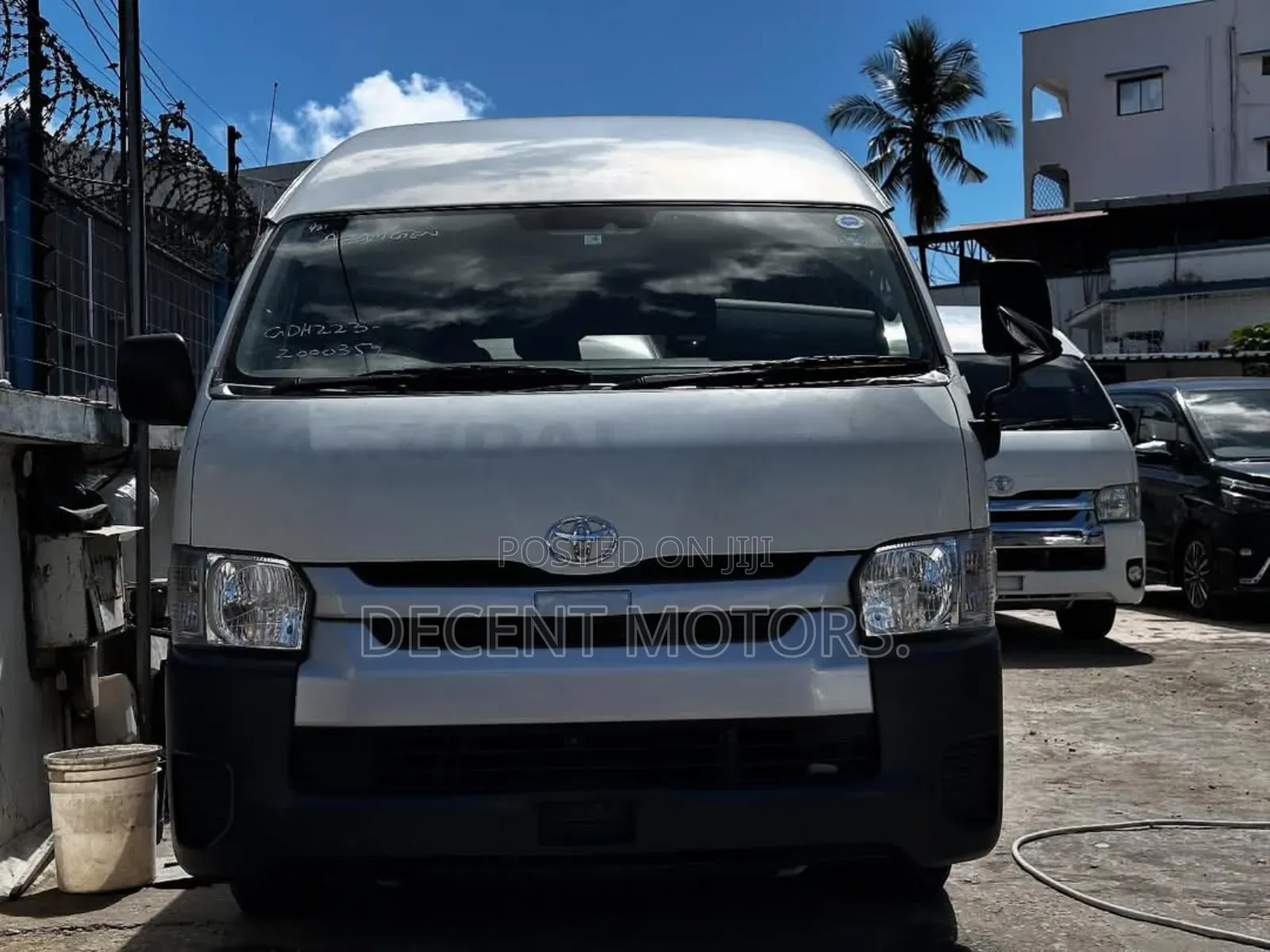 Toyota HiAce 2019 White