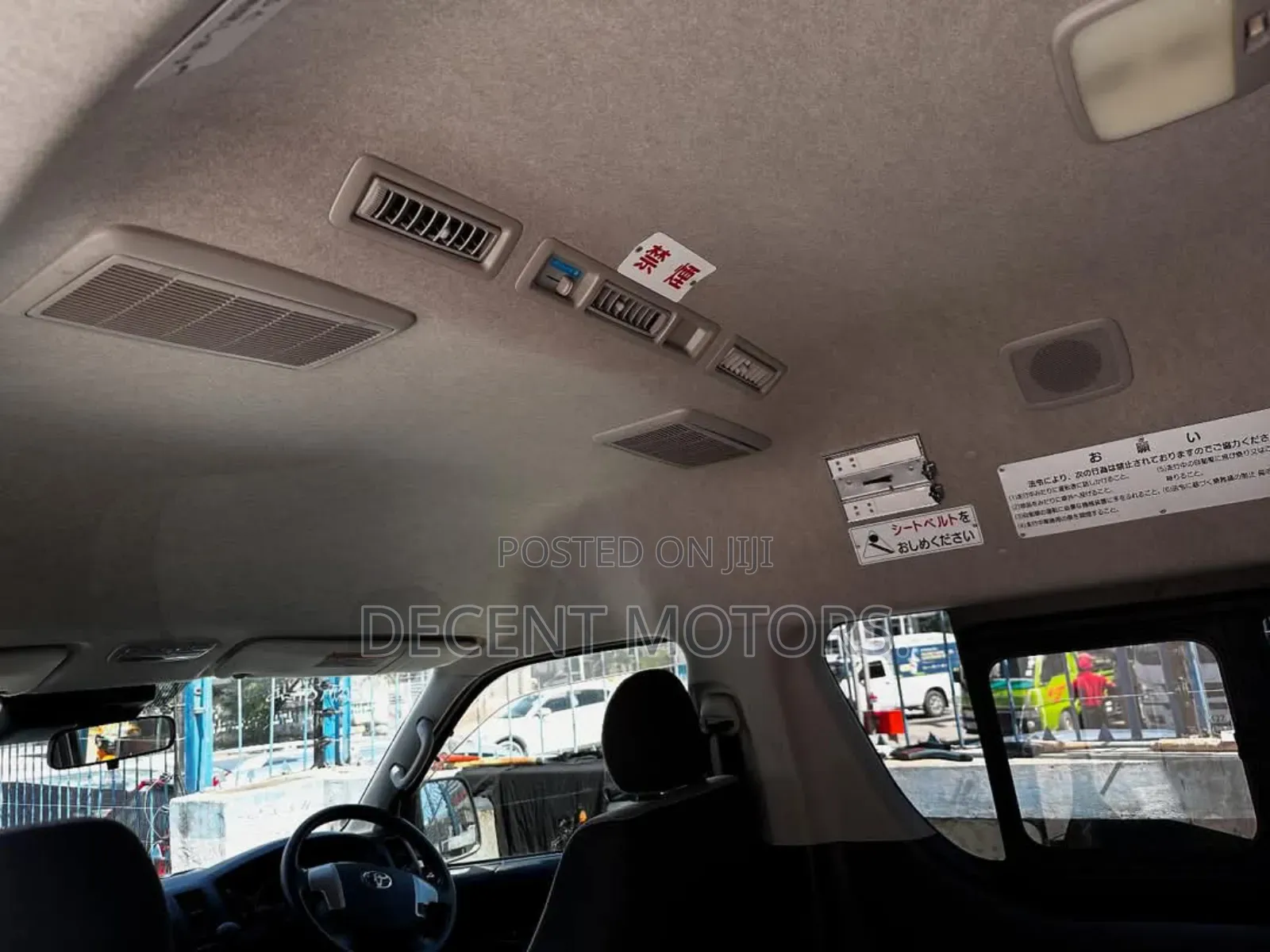 Toyota HiAce 2019 White