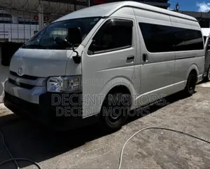 Toyota HiAce 2019 White