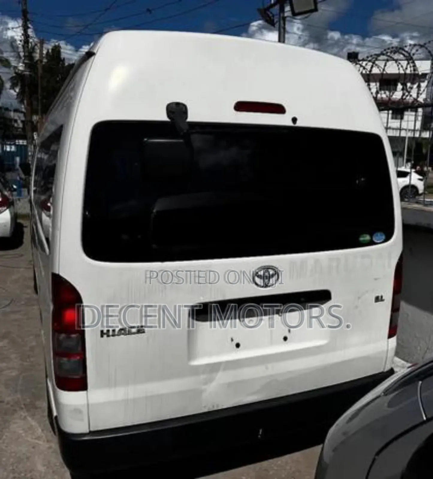 Toyota HiAce 2019 White