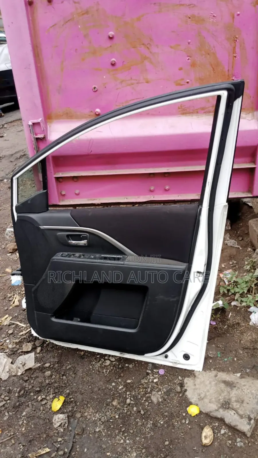 Mazda Premacy / Nissan Lafesta Front Door