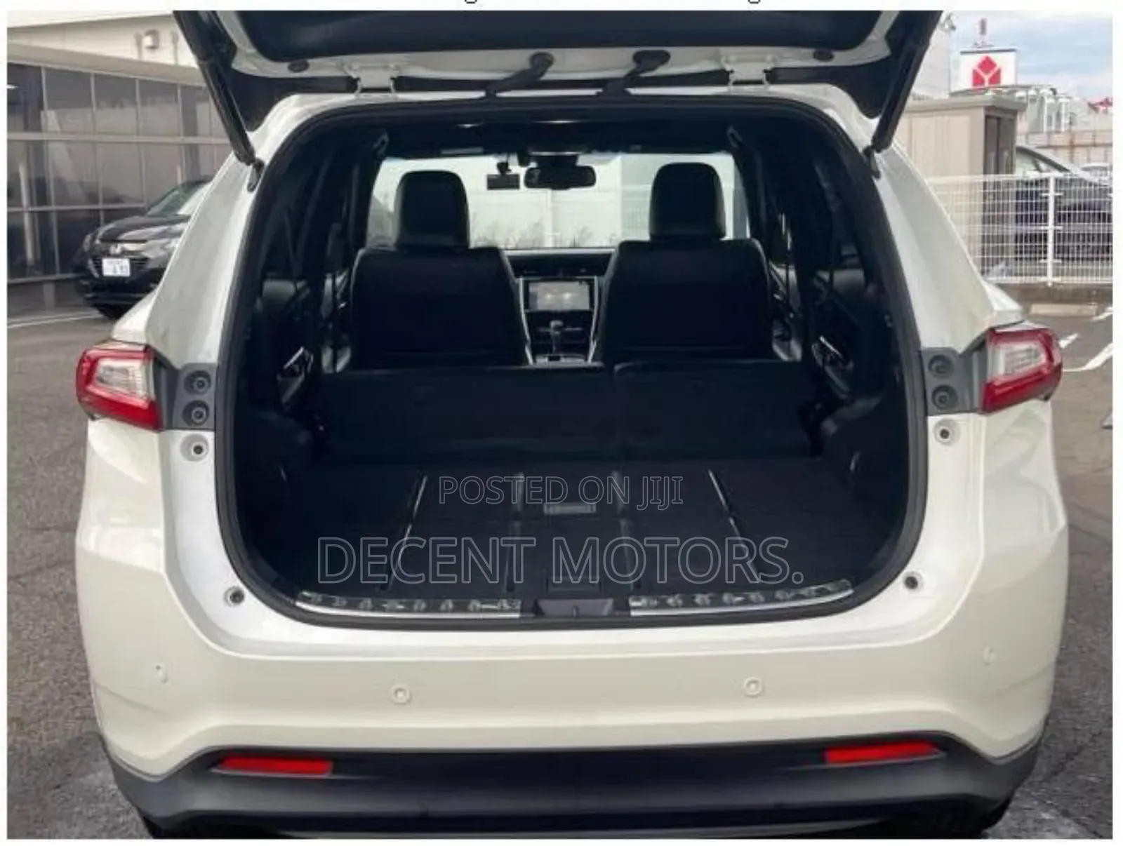 Toyota Harrier 2.0 2019 White