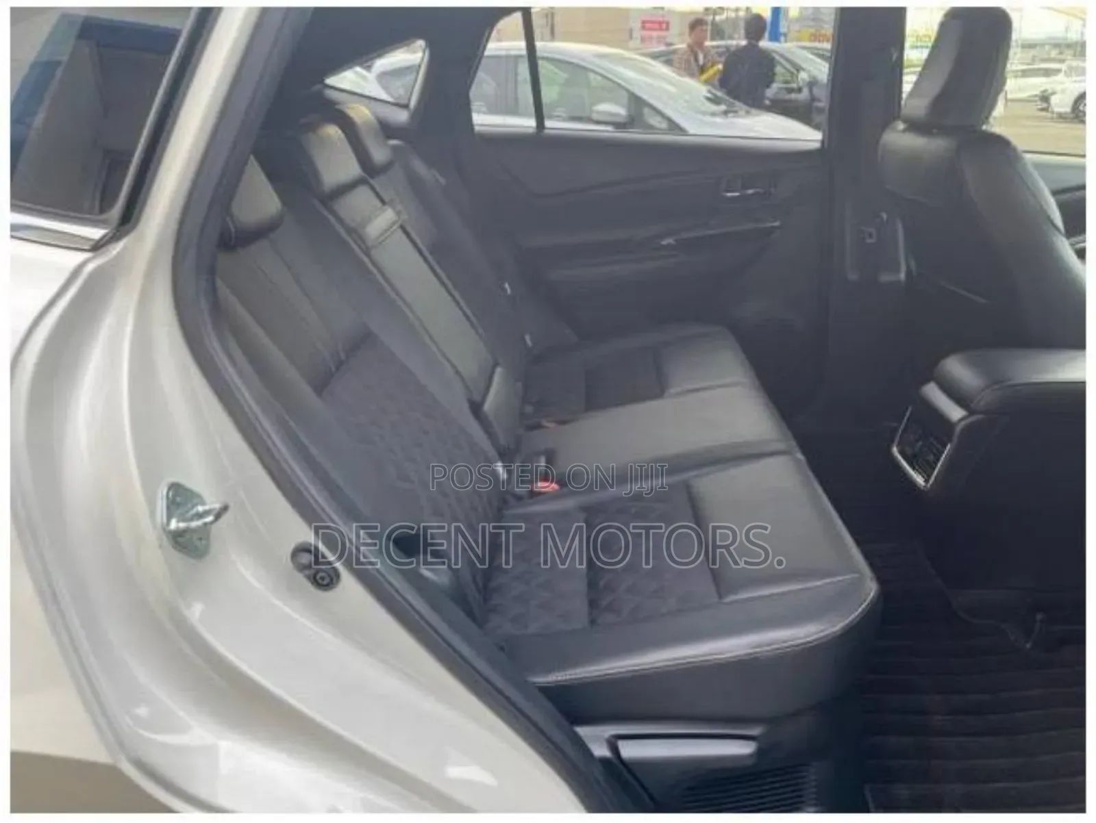 Toyota Harrier 2.0 2019 White