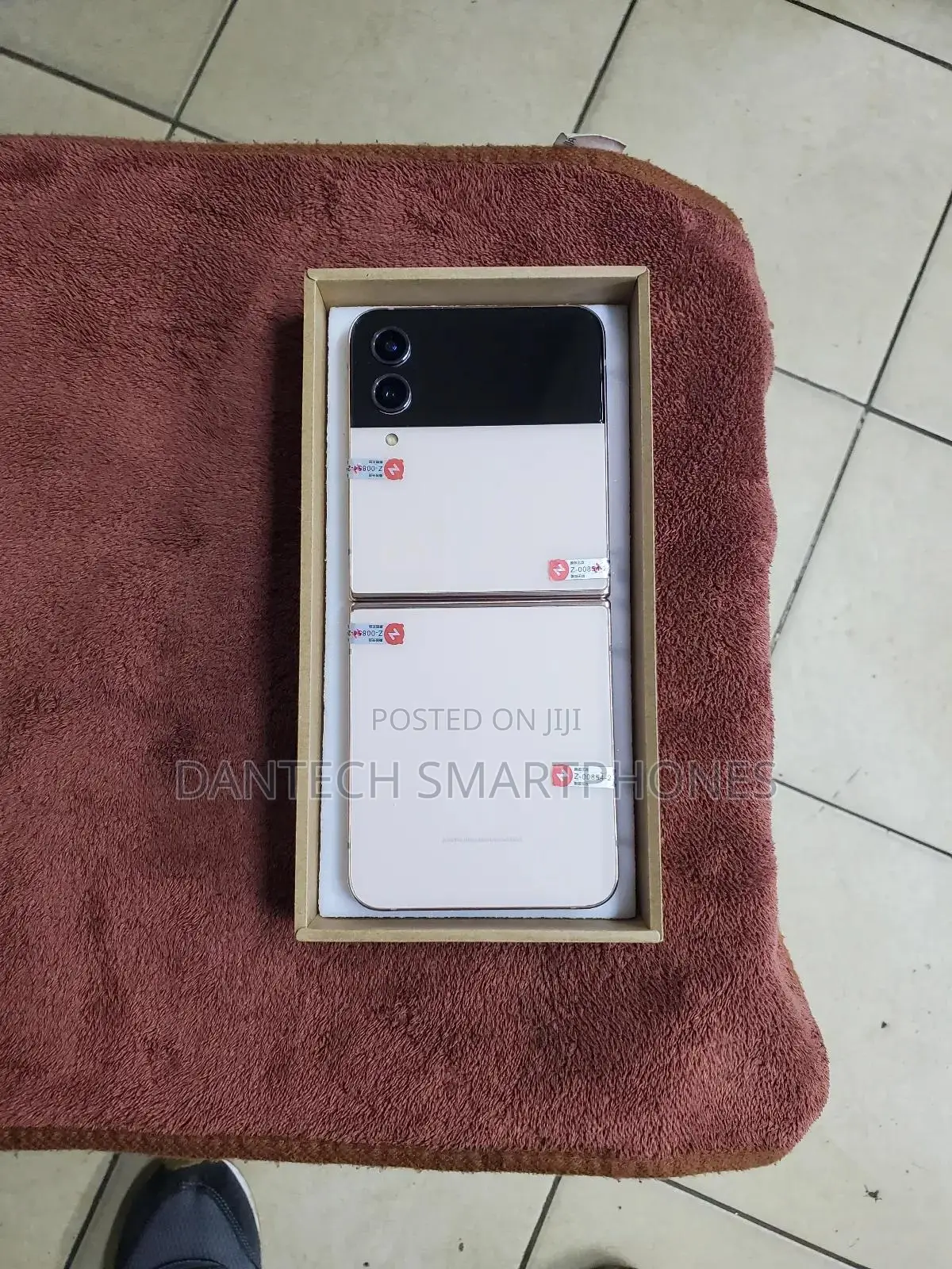 Samsung Galaxy Z Flip4 256 GB Gold