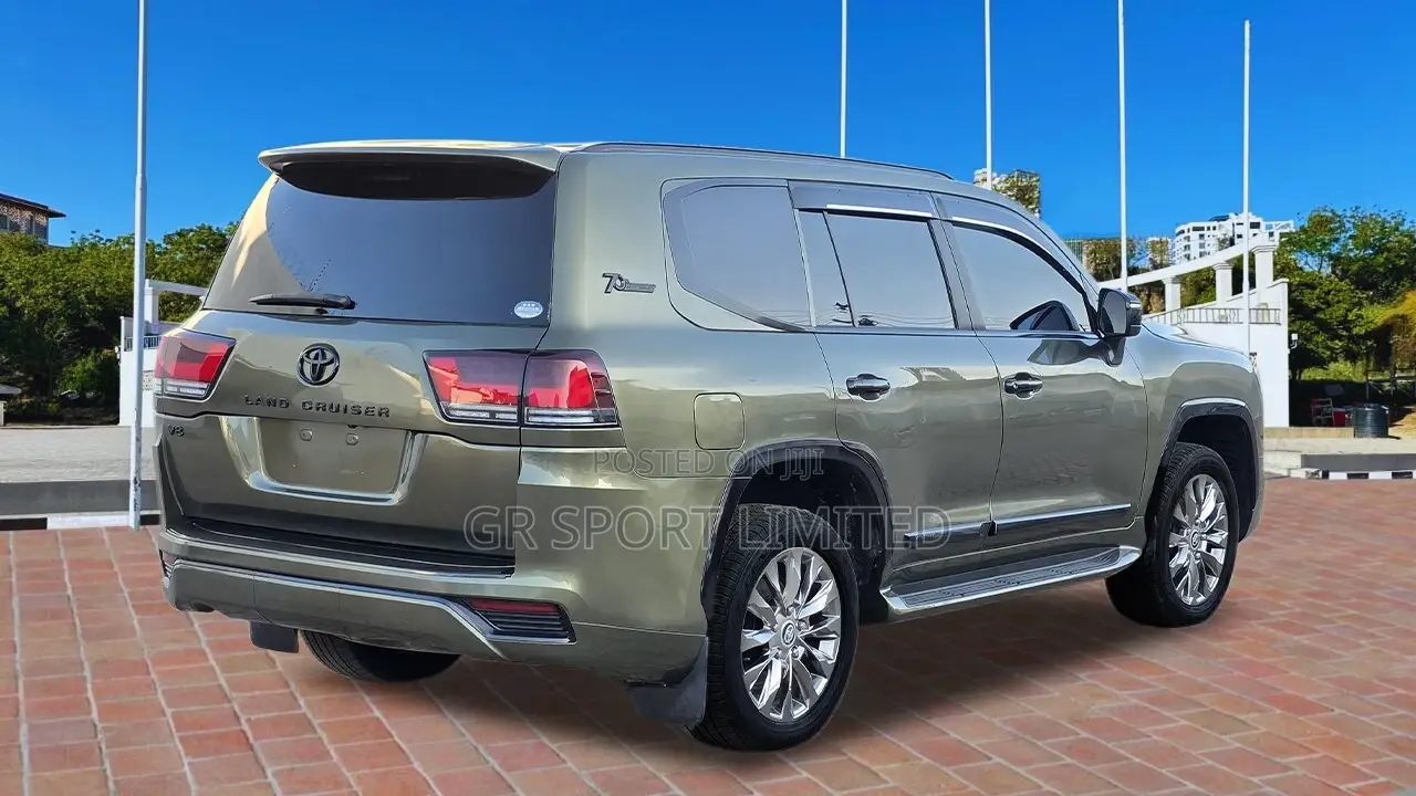 Toyota Land Cruiser 4.5 V8 VXR 2018 Green