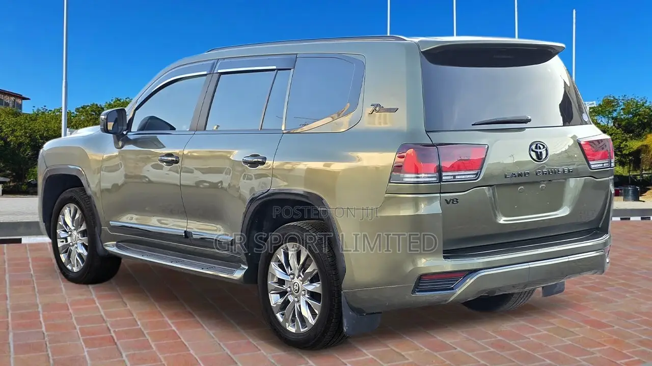 Toyota Land Cruiser 4.5 V8 VXR 2018 Green