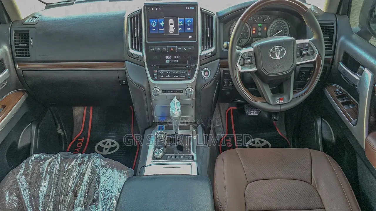 Toyota Land Cruiser 4.5 V8 VXR 2018 Green