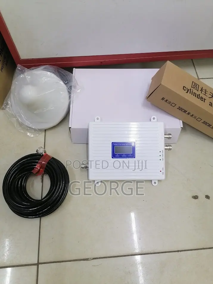 Triband GSM Network Booster With 2 Ports and 2 Mushroom