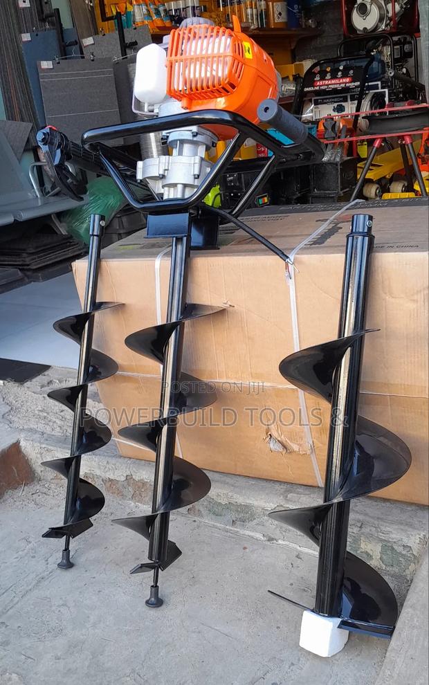 Hawking 4 Stroke Earth Auger Powered by Gx35 Engine - thumbnail 3