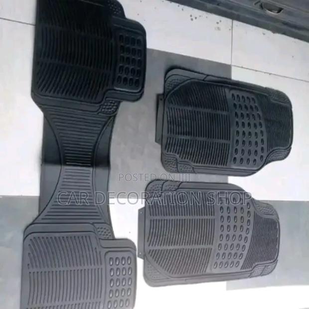 3pc Rubber Continuous Rear Mat - main view