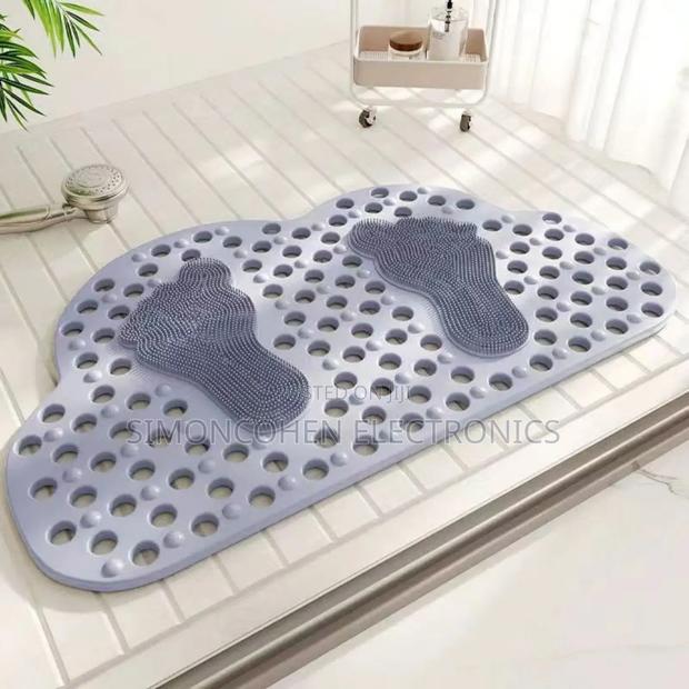 Cloud Shape Rubber Bathroom Antislip Mats - thumbnail 2
