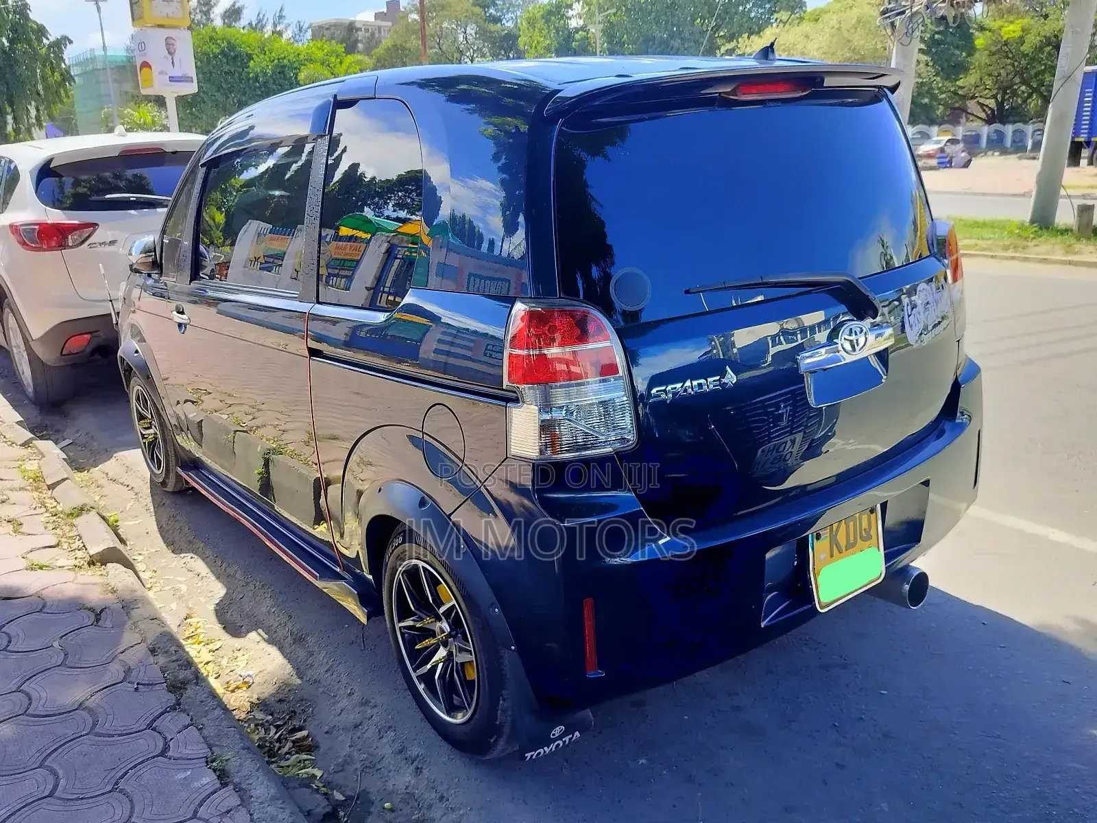 Toyota Spade 2017 Burgundy