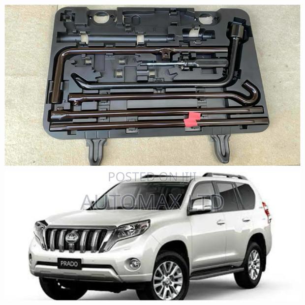 Toyota Land Cruiser Prado, J150, Emergency Tool Box - main view