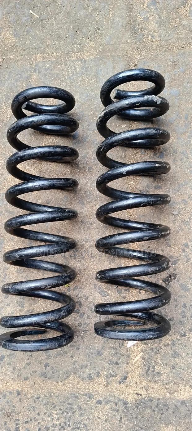 Land Cruiser V8 200-Series Coil Springs. - thumbnail 3