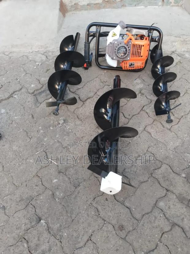 4 Stroke Earth Auger Machine