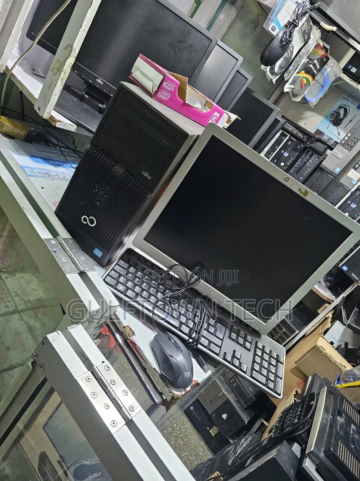 Desktop Computer Fujitsu Esprimo P958 4GB Intel Core i3 HDD 320GB