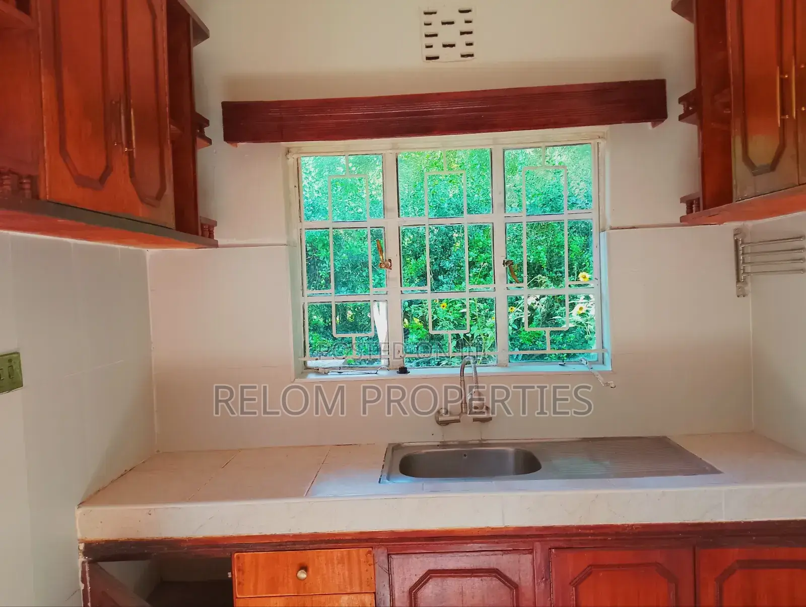 3bdrm Bungalow in Karen for rent