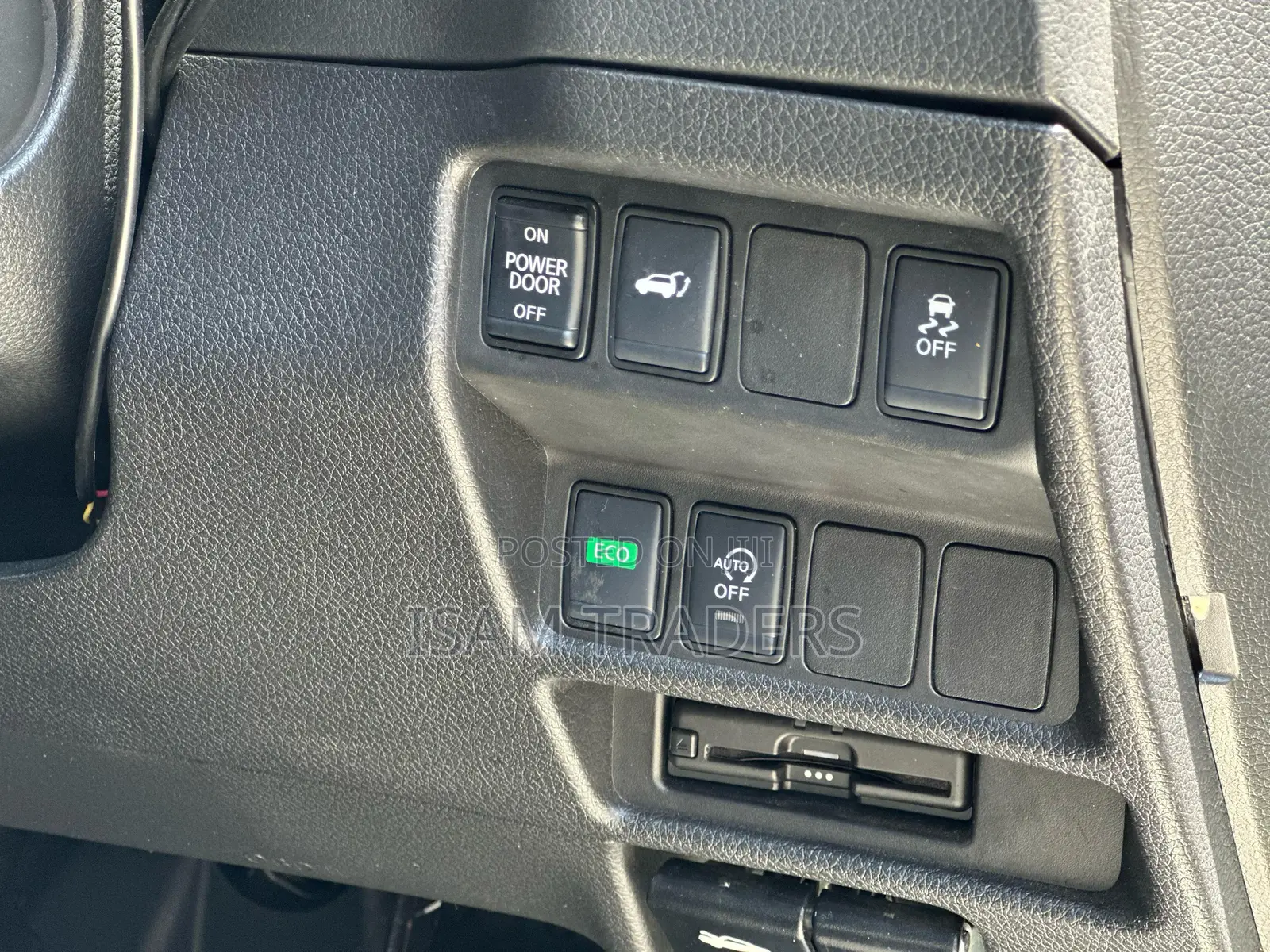 Nissan X-Trail 2.0 Petrol FWD 2019 Pearl