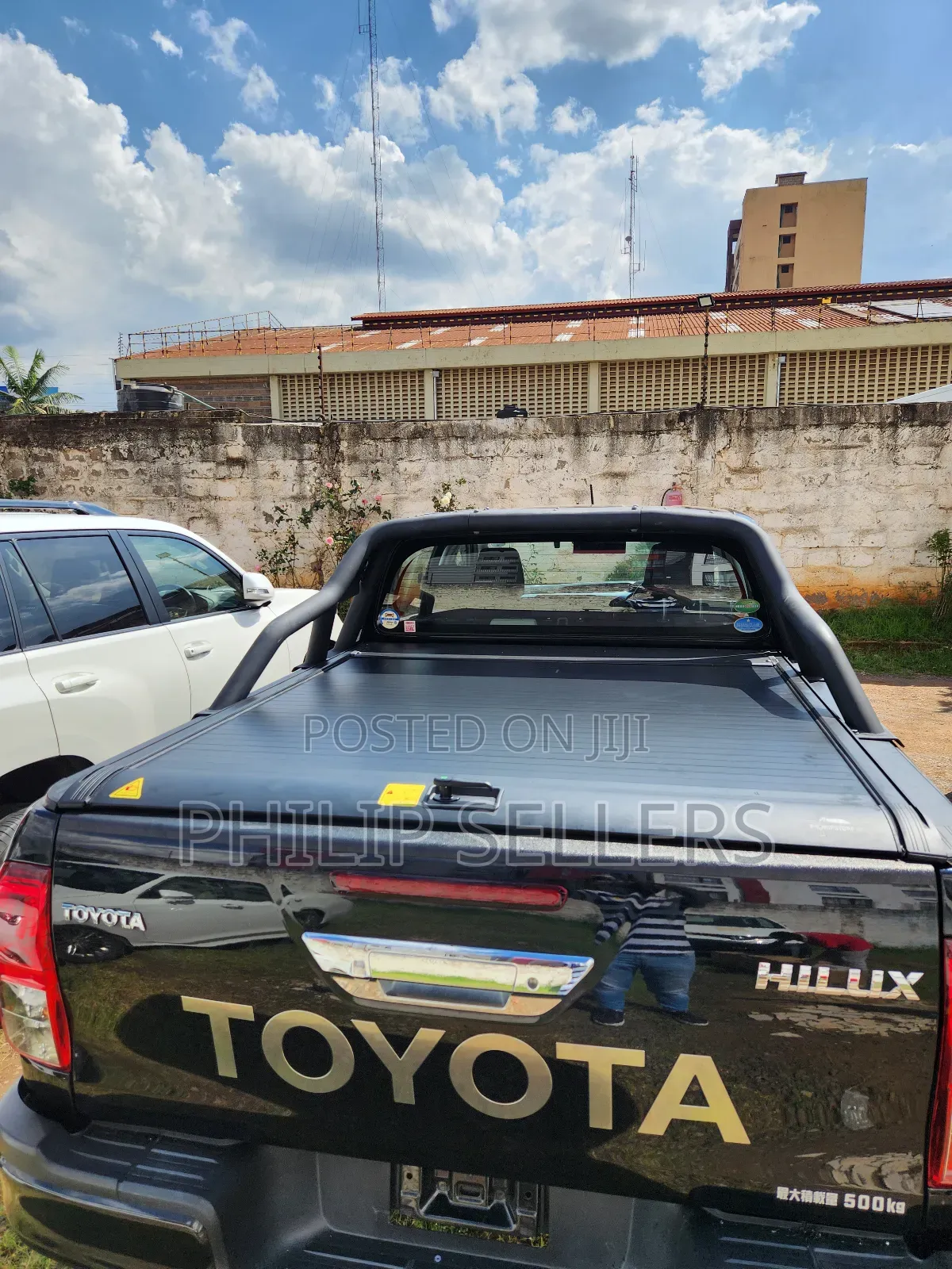 G2 Tri-Fold Tonneau Cover