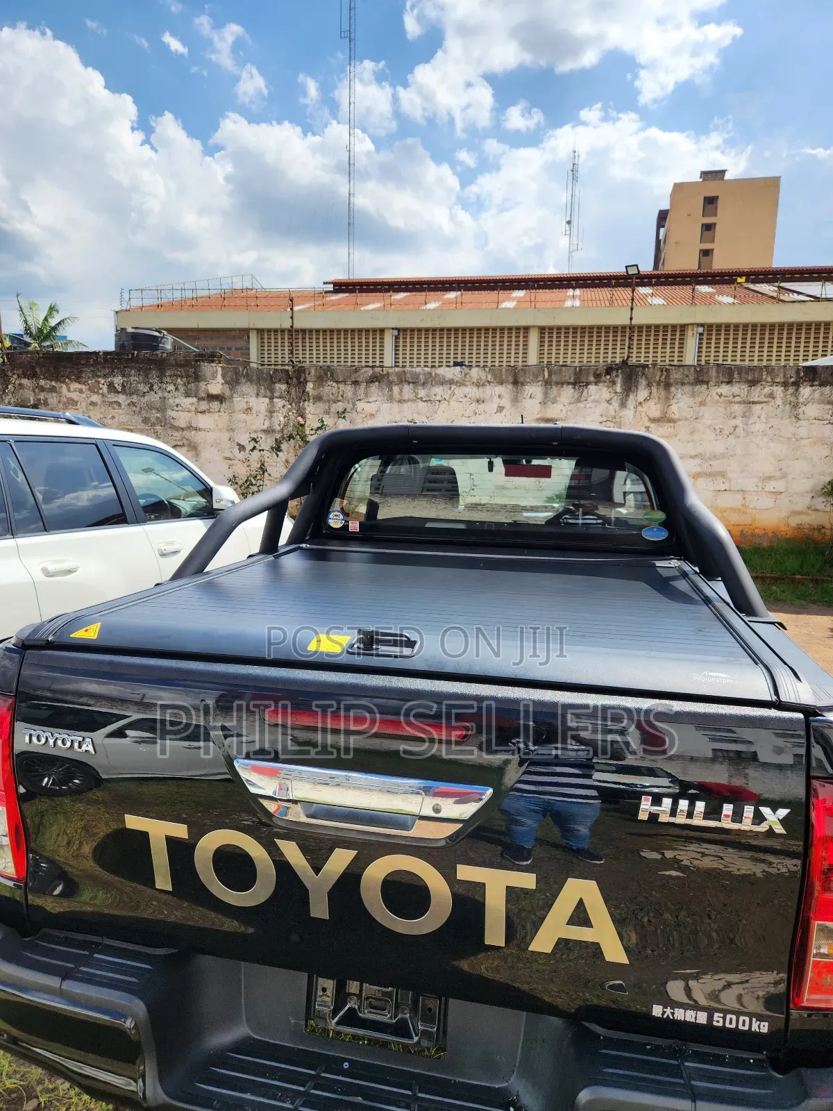 G2 Tri-Fold Tonneau Cover