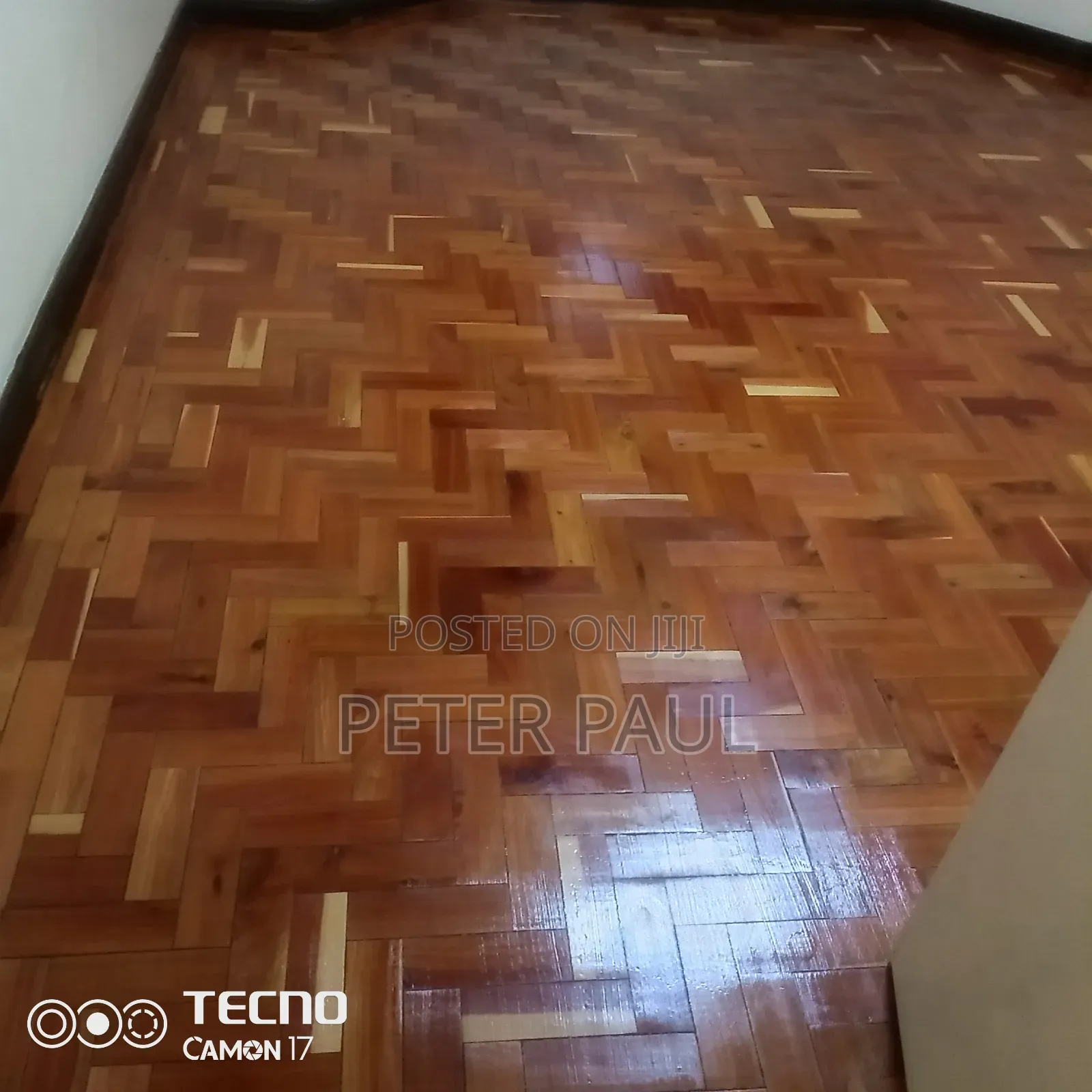 Live Large(Wooden Floor for a Better Living Room Stay)