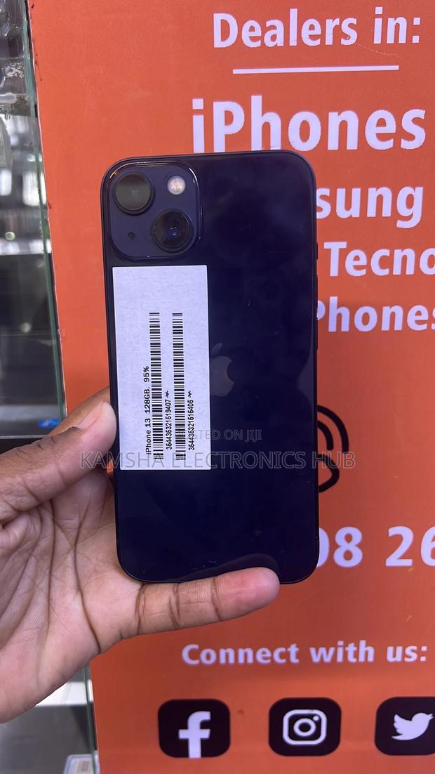 Apple iPhone 13 128 GB Black - main view