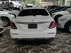 Mercedes-Benz E220 2018 White