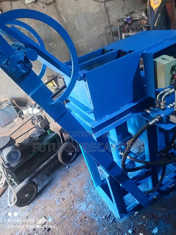 Hydraulic Brick Press Machine - thumbnail 3