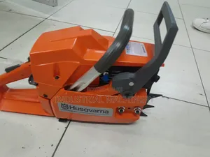 Power Saw Husqvarna 272 Machines