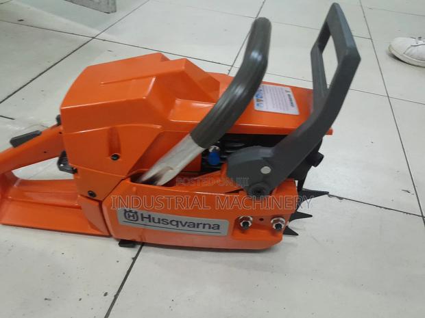 Power Saw Husqvarna 272 Machines