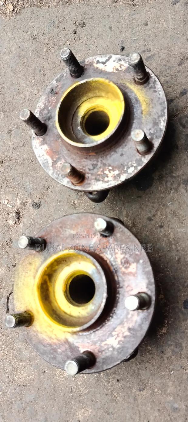 Nissan Fuga, Skyline, Teana Wheel Hubs.