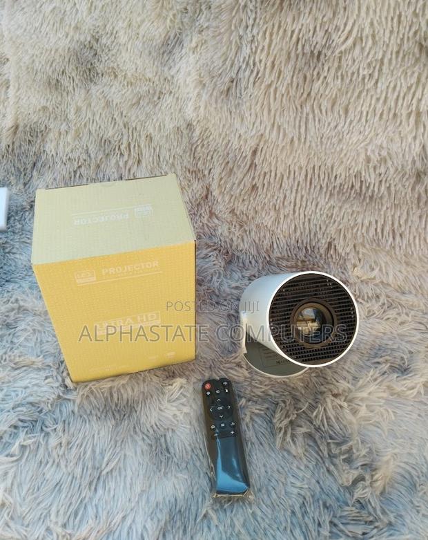 White Hy 300 Pro Android Projector. - main view