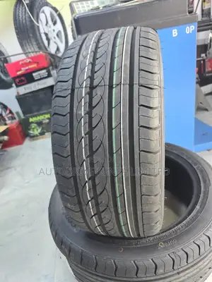 225/40r18 Centara Vanti H/P Tire