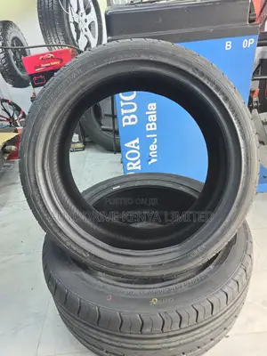 225/40r18 Centara Vanti H/P Tire